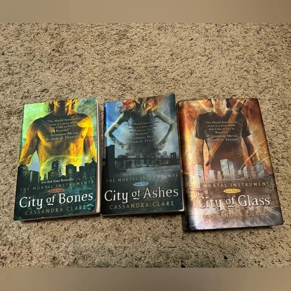 The Mortal Instruments Books 1-3 by Cassandra Clare - Picture 8 of 8
